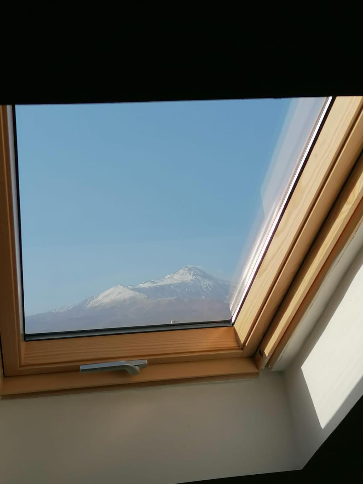Appartamento Il Sole Dell'Etna Aci SantʼAntonio Esterno foto